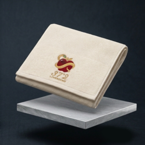 Serviette brodée crème 150x68